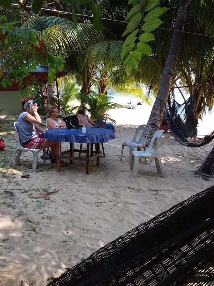 Kampong Ayer Batang Ella'S Place Salang Tioman מראה חיצוני תמונה