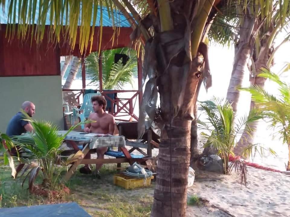 Kampong Ayer Batang Ella'S Place Salang Tioman מראה חיצוני תמונה