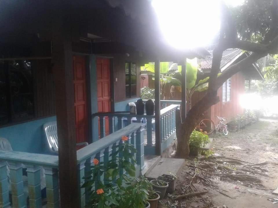 Kampong Ayer Batang Ella'S Place Salang Tioman מראה חיצוני תמונה